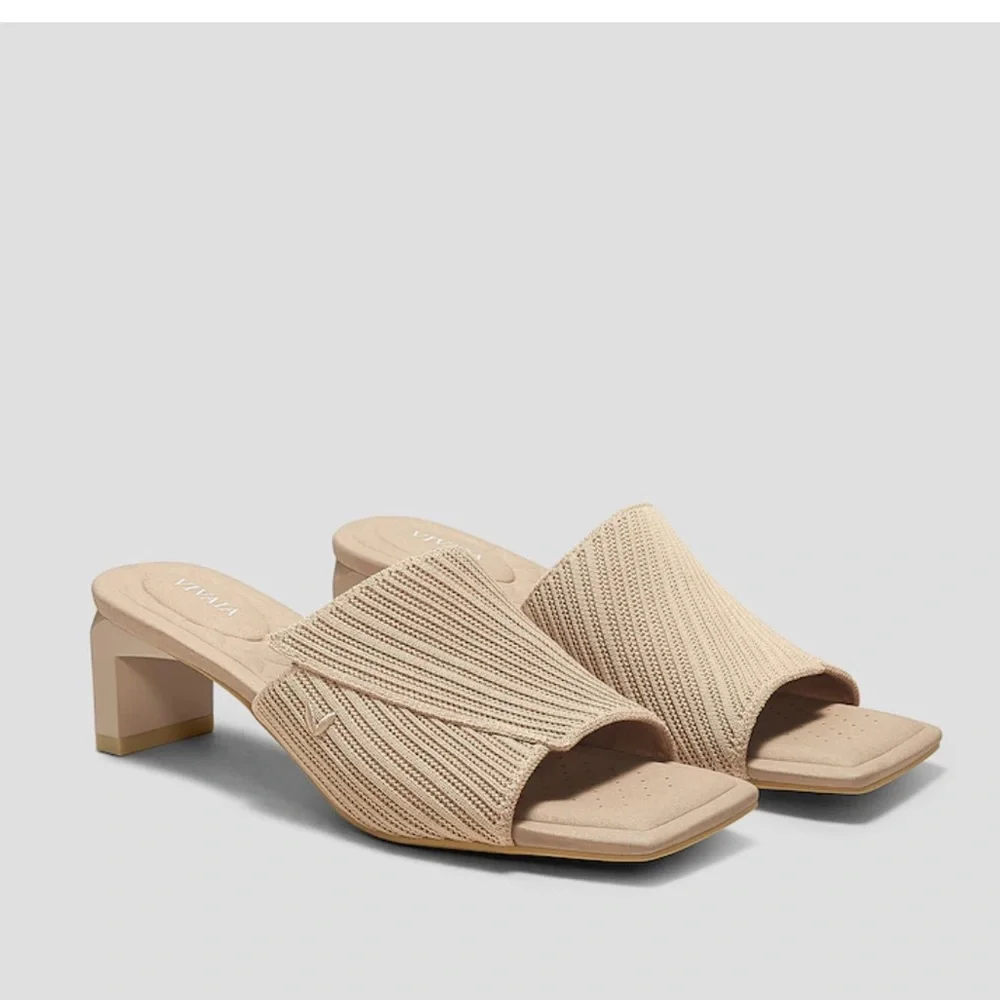 Vivaia Square-Toe Block Heel Sandals - Picture 1 of 7